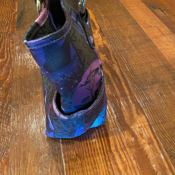 Kathy Van Zeeland bag purse purple. Safari / travel decorated and gently used! - Picture 4 of 11